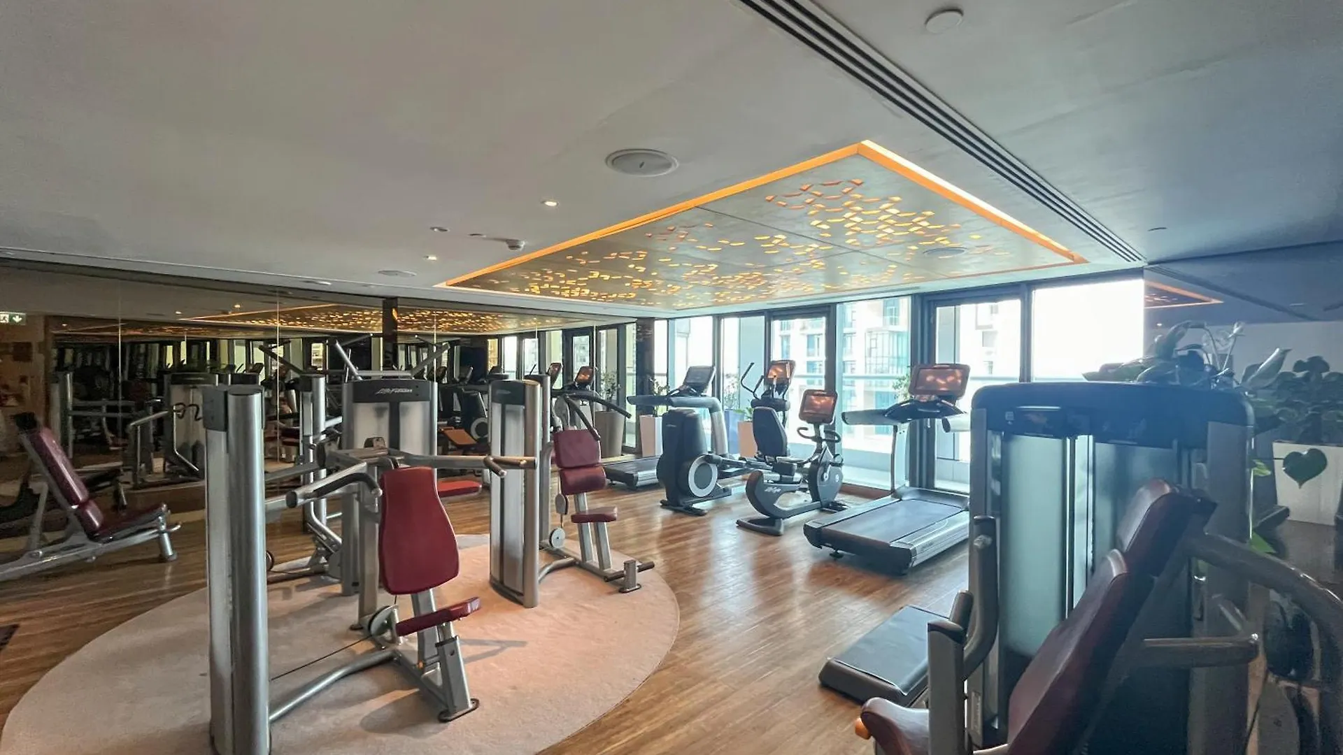 Luxury 1Br Apartment In Paramount Top-Floor Retreat Dubai United Arab Emirates